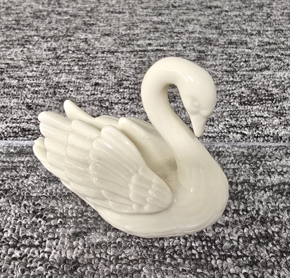 Lenox Ivory Porcelain Swan Figurine Place Card Holder Handcrafted 3" Vintage